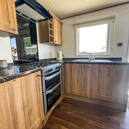 Beautiful Caravan With Decking At Carlton Meres Holiday Park, Suffolk Ref 60022M Саксмундхэм Экстерьер фото
