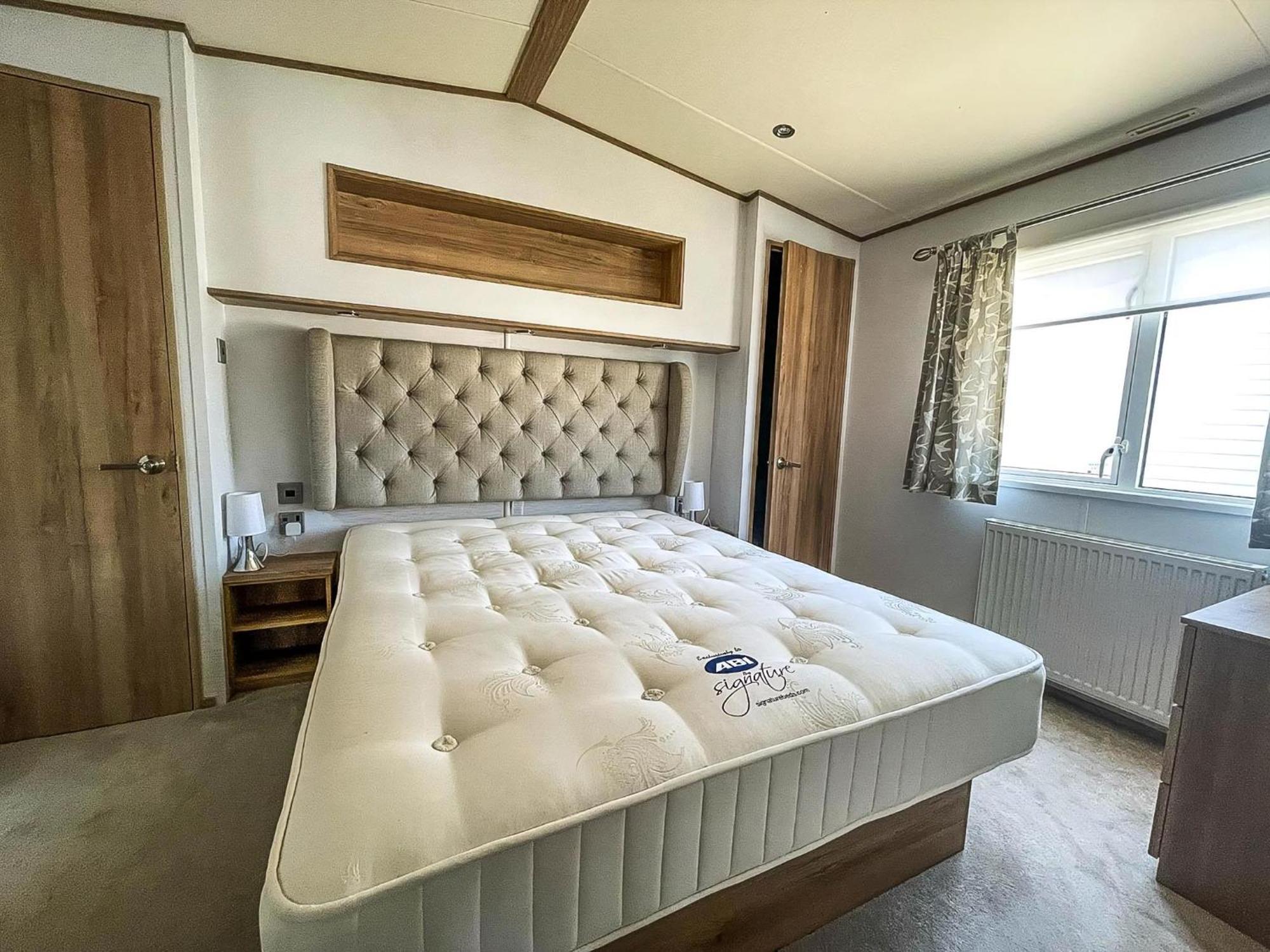 Beautiful Caravan With Decking At Carlton Meres Holiday Park, Suffolk Ref 60022M Саксмундхэм Экстерьер фото