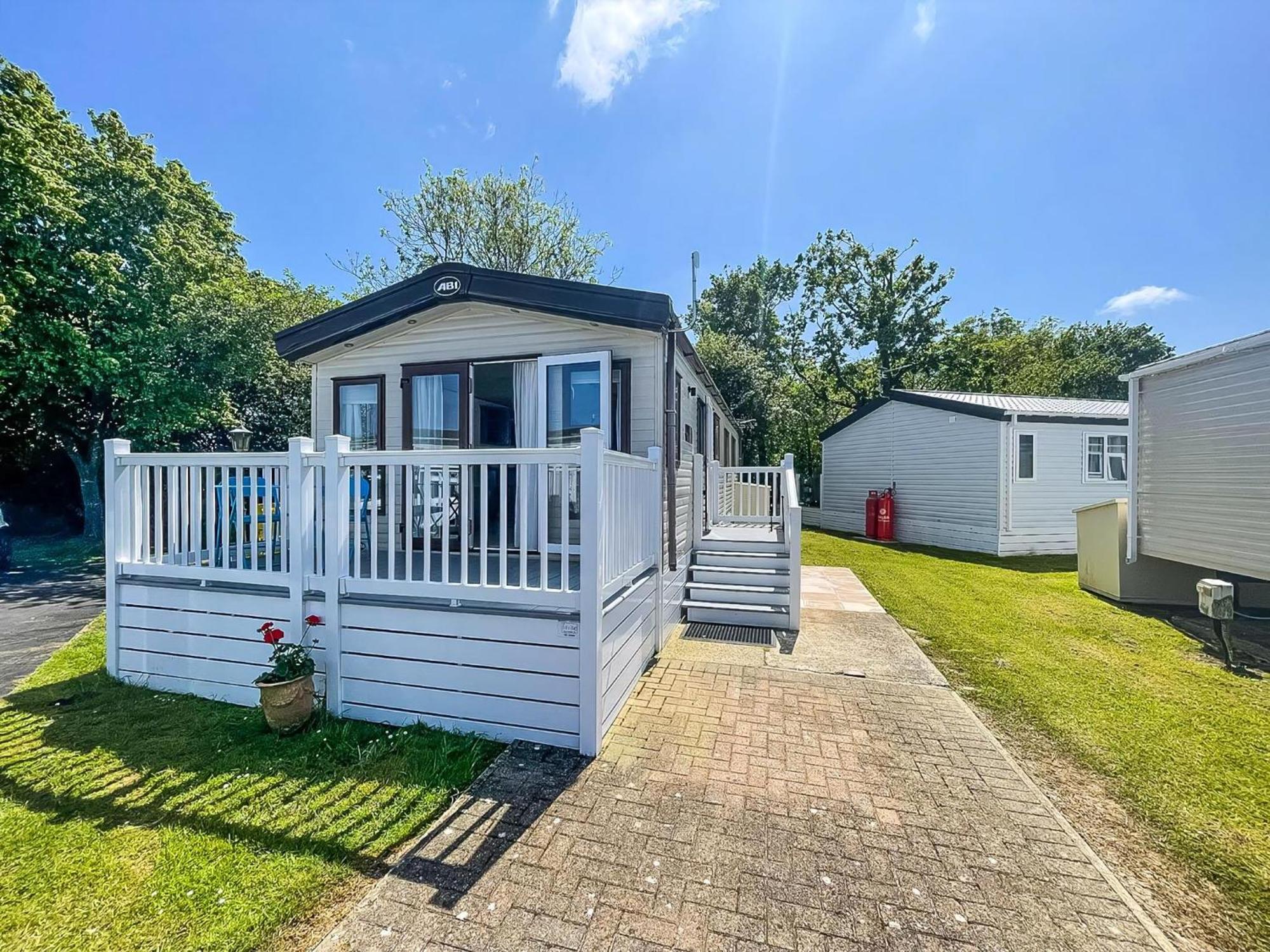 Beautiful Caravan With Decking At Carlton Meres Holiday Park, Suffolk Ref 60022M Саксмундхэм Экстерьер фото